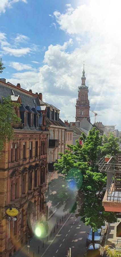 Ferienwohnung sonniges Zimmer mit Balkon im Herzen Mannheims Exterior foto