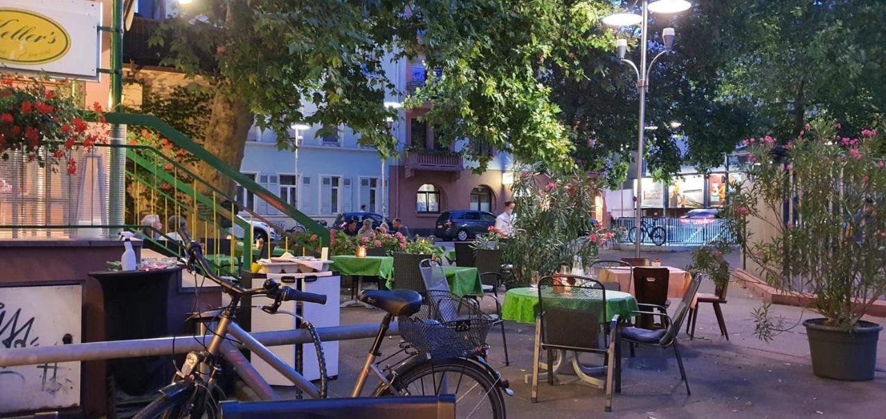 Ferienwohnung sonniges Zimmer mit Balkon im Herzen Mannheims Exterior foto