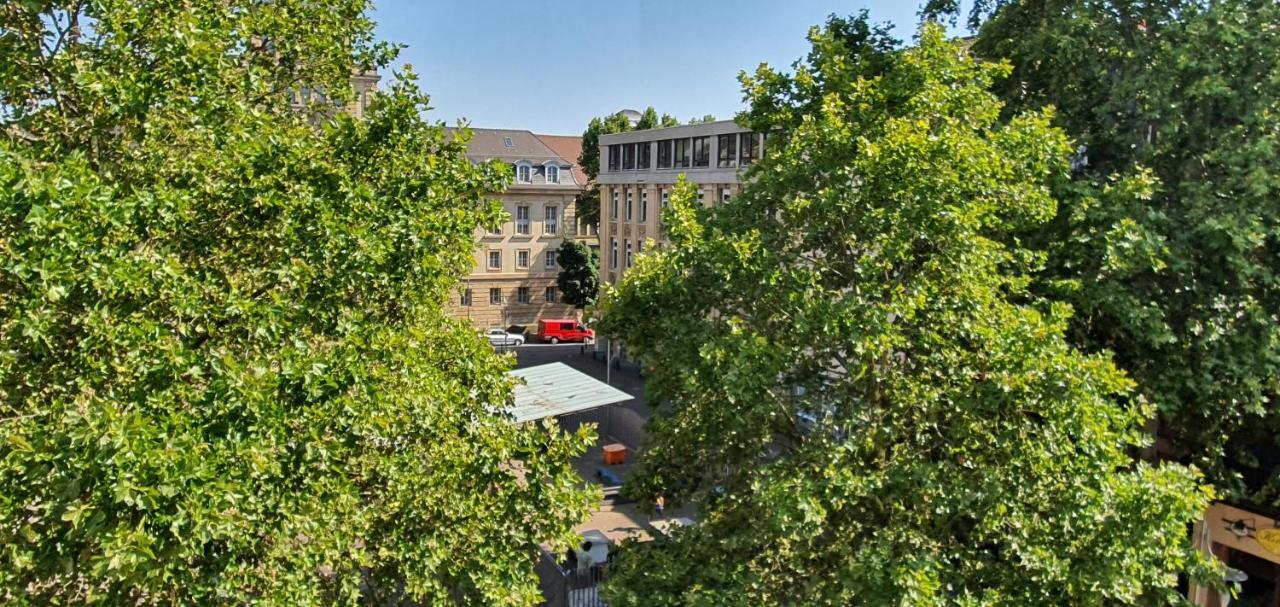 Ferienwohnung sonniges Zimmer mit Balkon im Herzen Mannheims Exterior foto