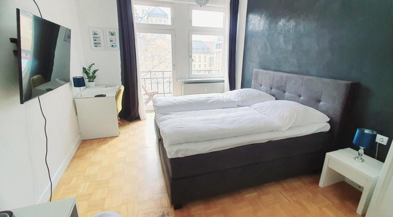 Ferienwohnung sonniges Zimmer mit Balkon im Herzen Mannheims Exterior foto